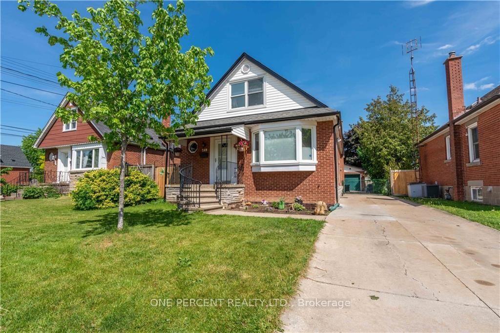 Property Photo:  249 East 18th Street 1  ON L9A 4P5 