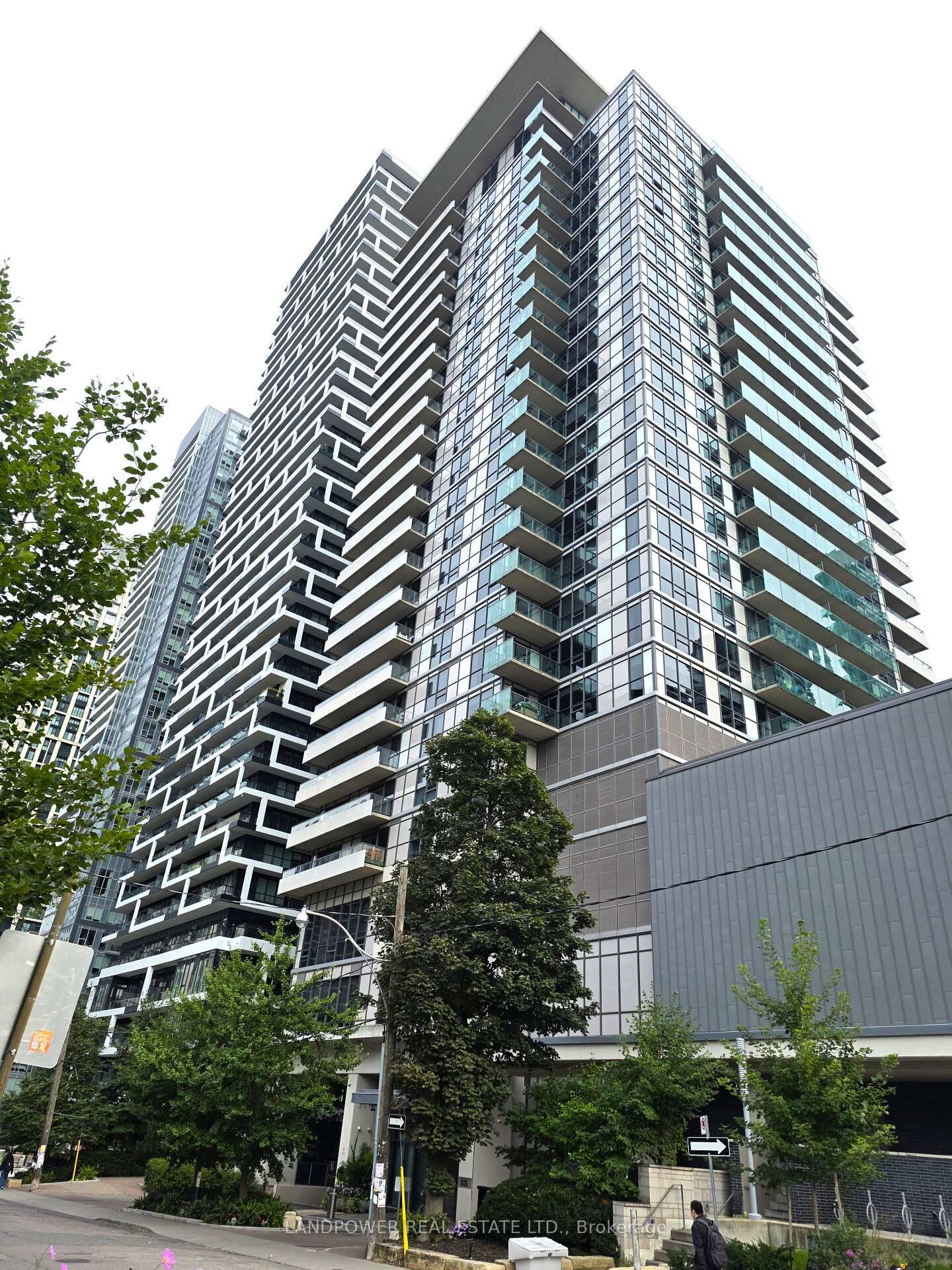 Property Photo: 25 Broadway Avenue 906 ON M4P 1T7