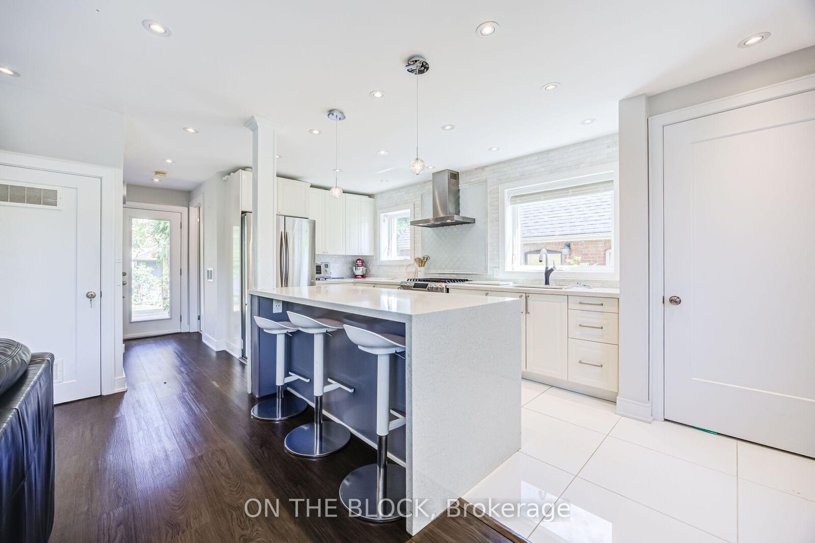 Property Photo: 122 Allenby Avenue ON M9W 1T3