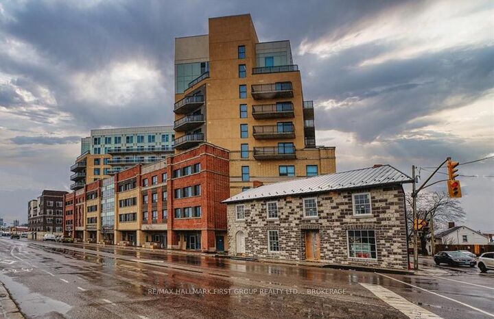 Property Photo:  652 Princess Street 603  ON K7L 1E5 