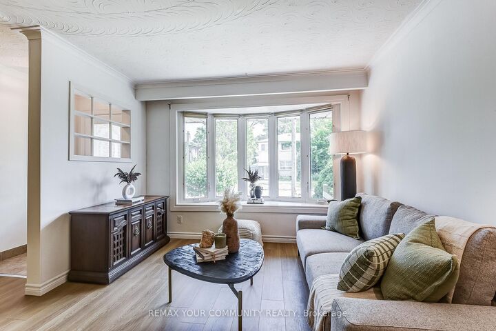 Property Photo:  53 Glory Crescent  ON M1E 2B9 