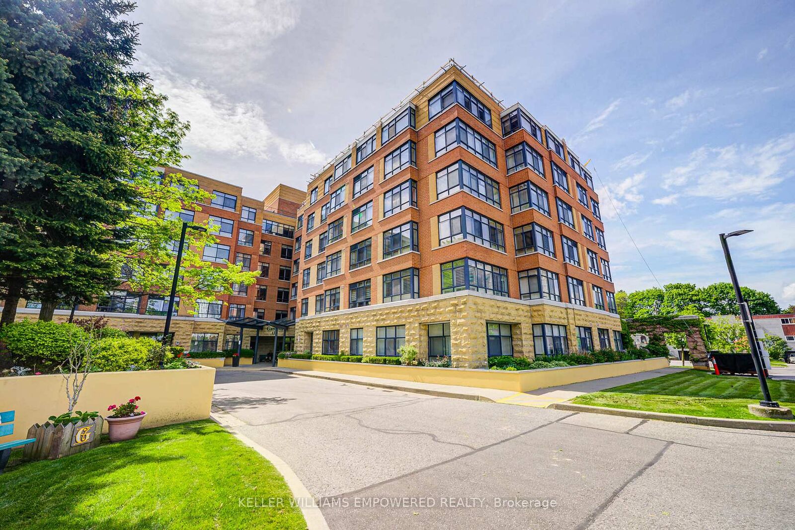 Property Photo: 115 Bonis Avenue 410 ON M1T 3S4
