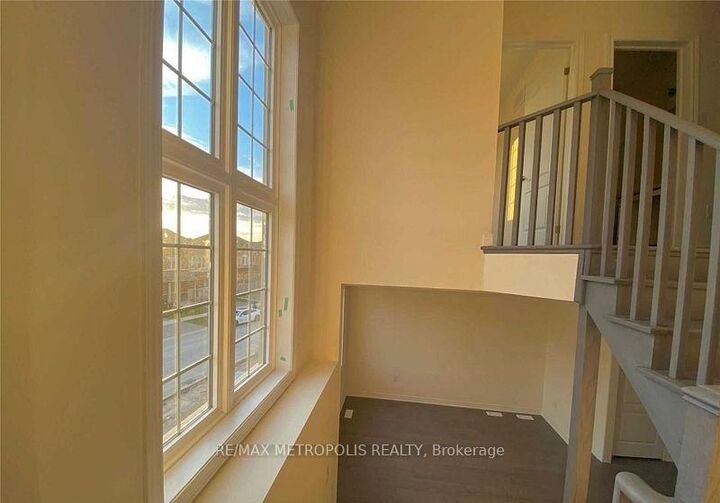 Property Photo: 31 Allegro Drive Main ON L6Y 6J9