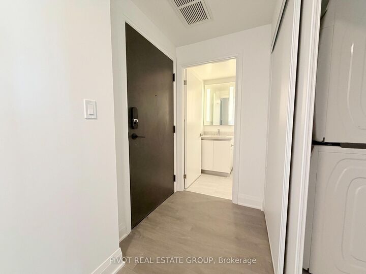 Property Photo:  2 Erskine Road 3804  ON L5B 0S1 