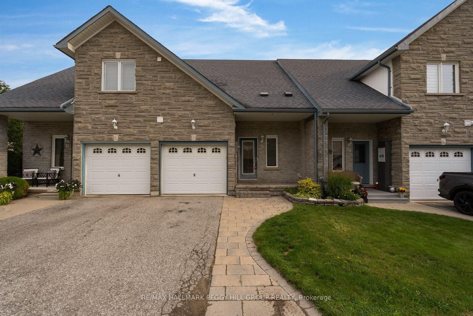 Property Photo:  125 Huronia Road 11  ON L4N 4G1 
