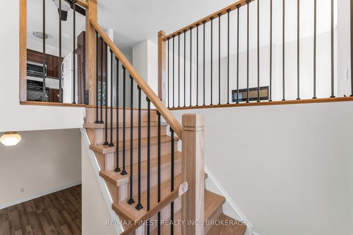 Property Photo:  102 Grenadier Drive  ON K7K 6E9 