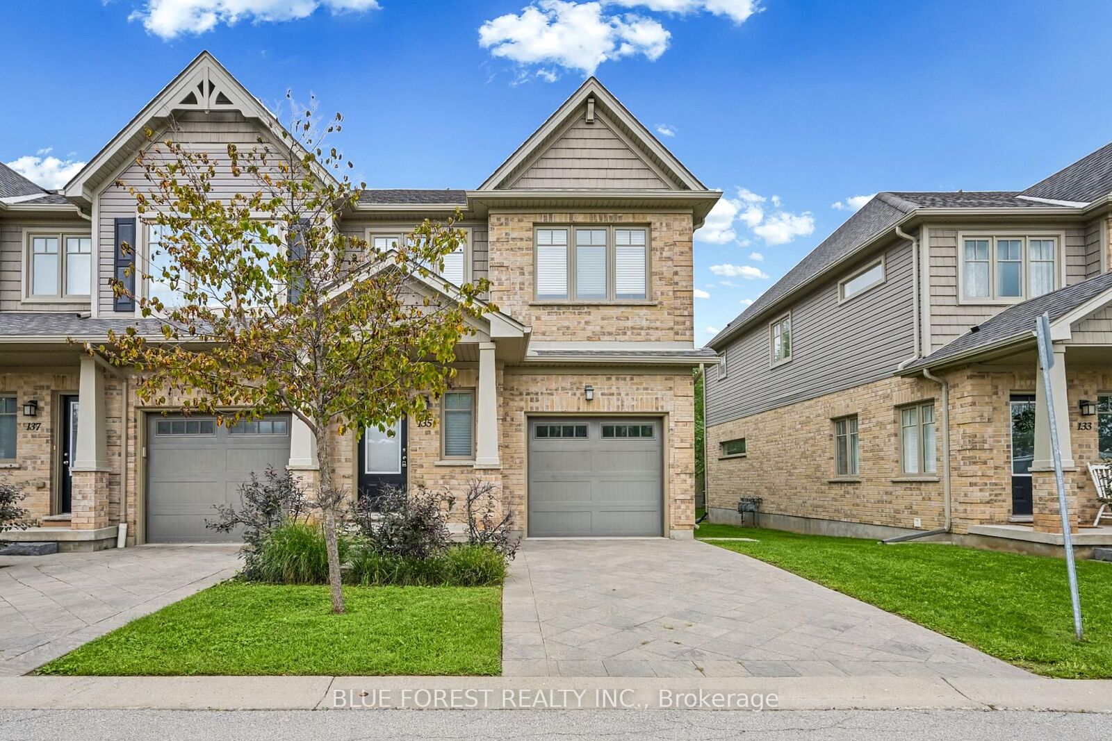 Property Photo:  1924 Cedarhollow Boulevard 135  ON N5X 0K3 