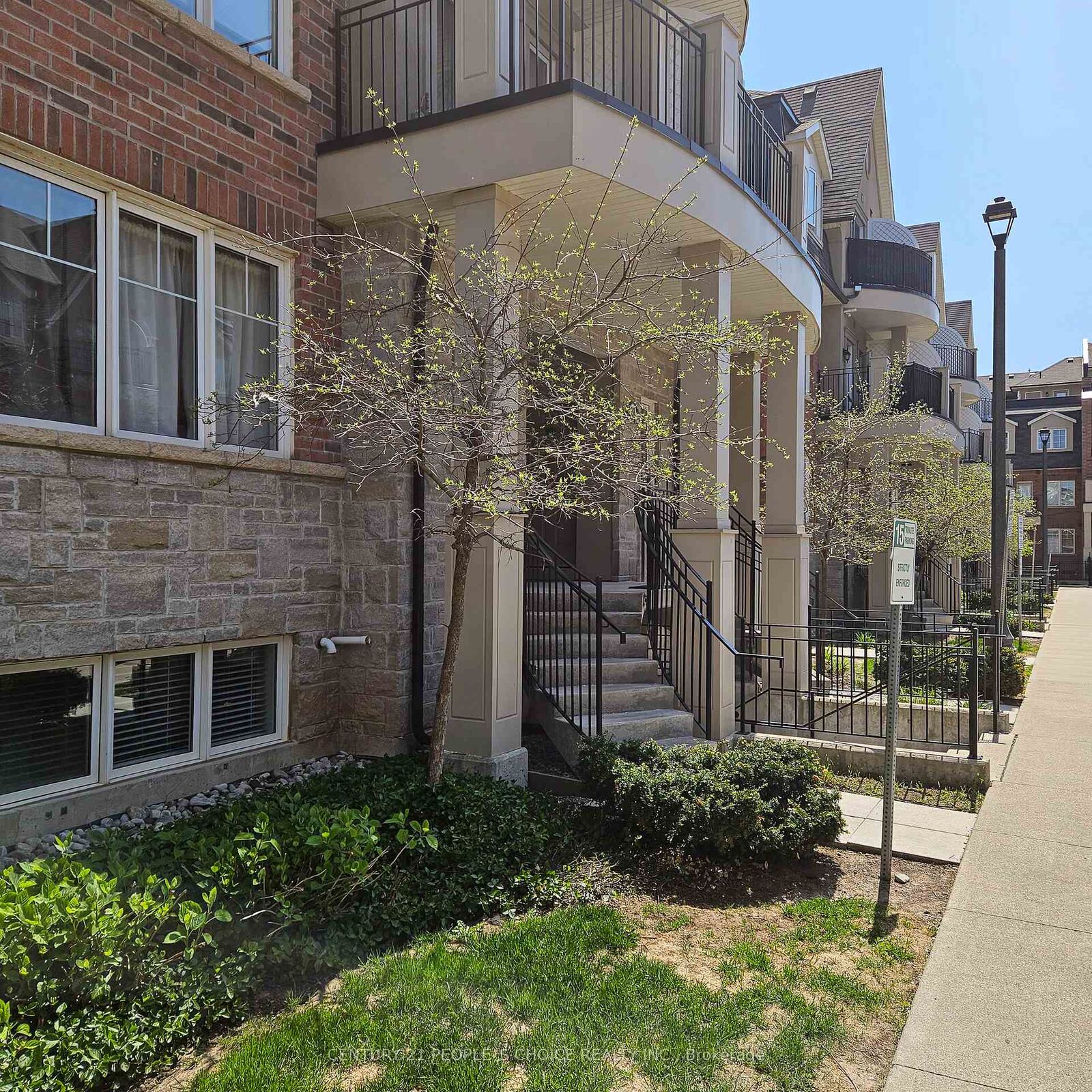 Property Photo:  2420 Baronwood Drive 28-04  ON L6M 0J7 