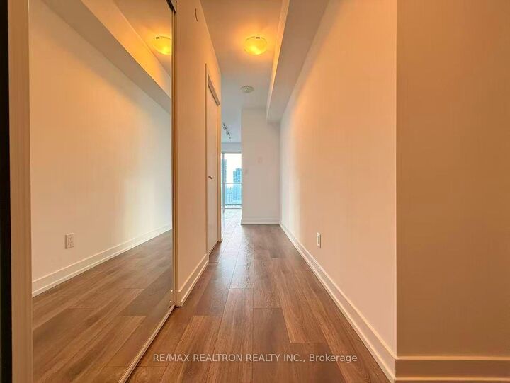 Property Photo:  159 Wellesley Street E 2809  ON M4Y 0H5 