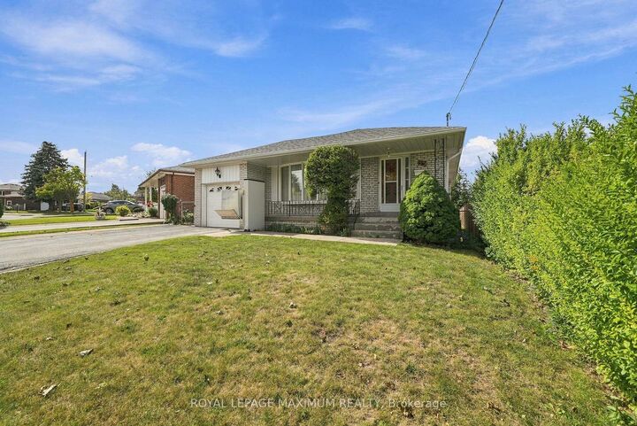 Property Photo:  35 Norfield Crescent  ON M9W 1X5 