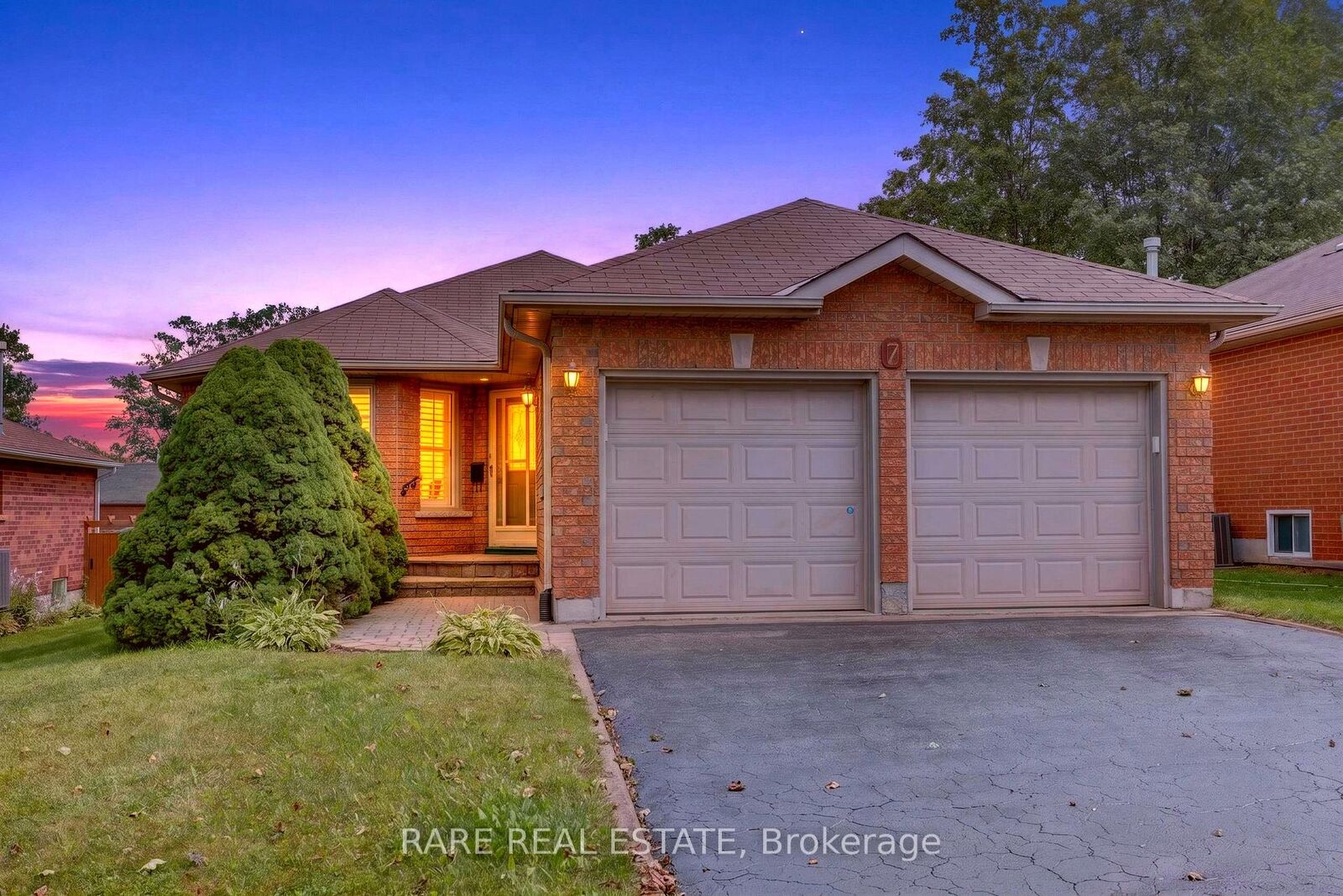 Property Photo:  7 Longman Drive  ON L4N 7E5 