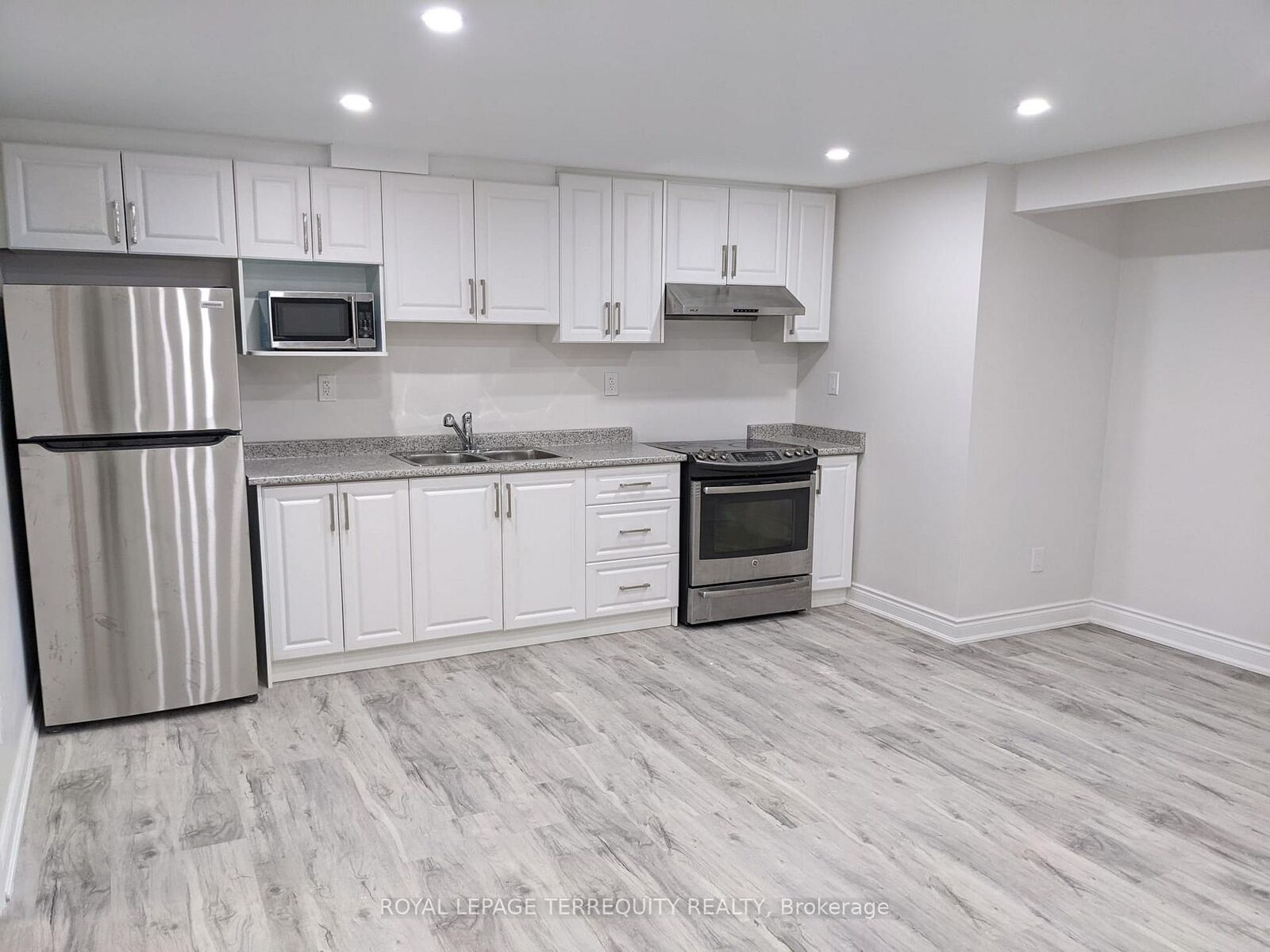 Property Photo:  11 Stedford Crescent  ON L7A 4P6 