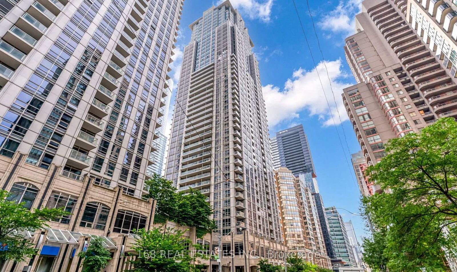 Property Photo:  761 Bay Street 2809  ON M5G 2R2 