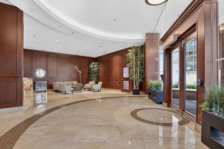 Property Photo: 234 Rideau Street 203 ON K1N 0A9