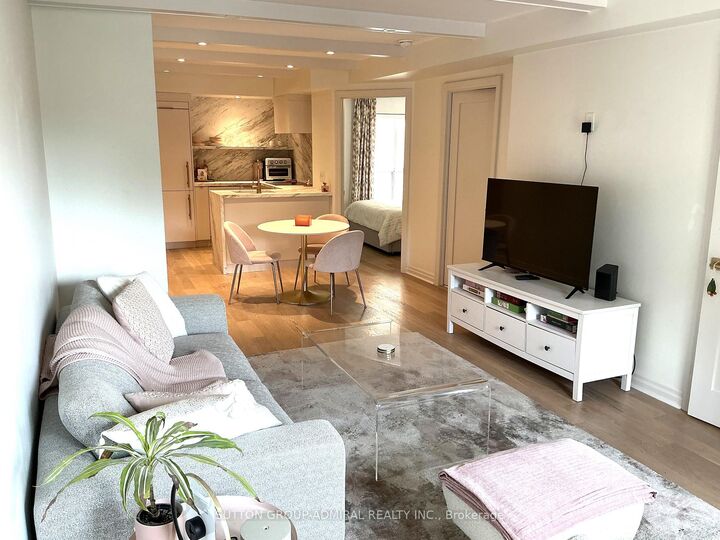 Property Photo:  1174 Yonge Street 301  ON M4W 2L9 