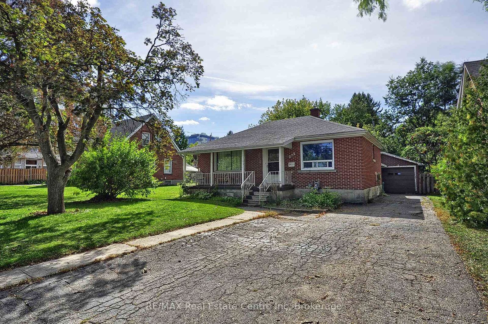 Property Photo:  273 Albert Street  ON N2L 3T7 