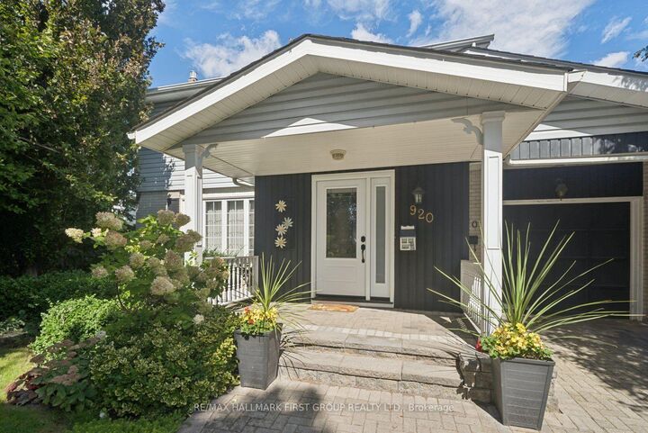 Property Photo:  920 Essa Crescent  ON L1W 2J1 