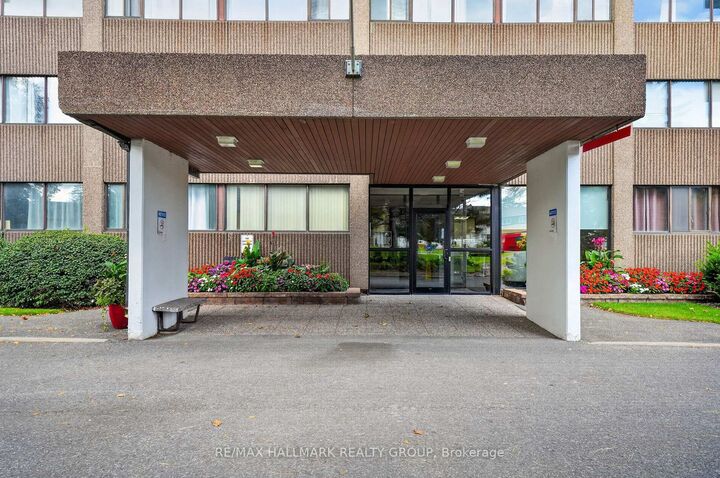 Property Photo:  1285 Cahill Drive 2005  ON K1V 9A7 
