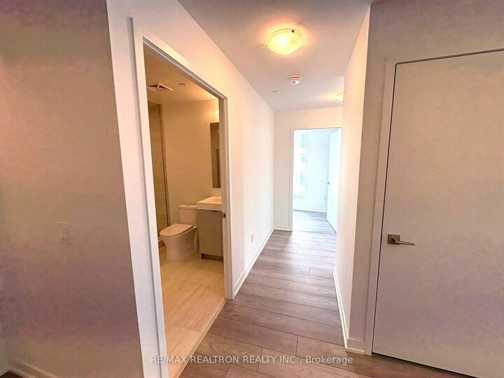 Property Photo:  10 Abeja Street 1915  ON L4K 0R4 