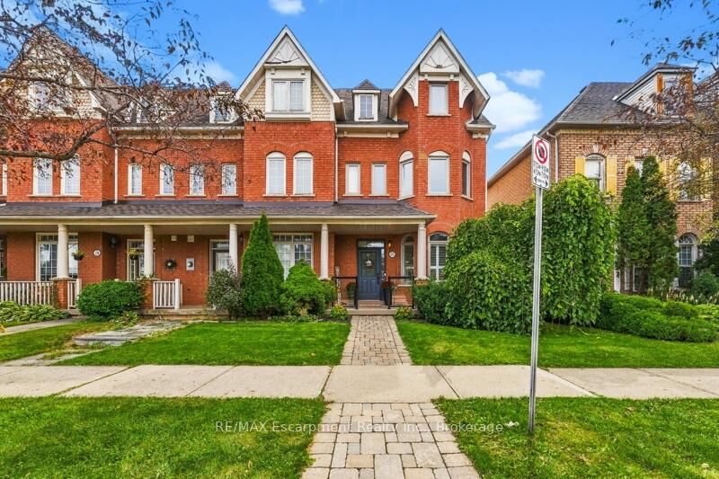 Property Photo:  272 Glenashton Drive  ON L6H 6H5 