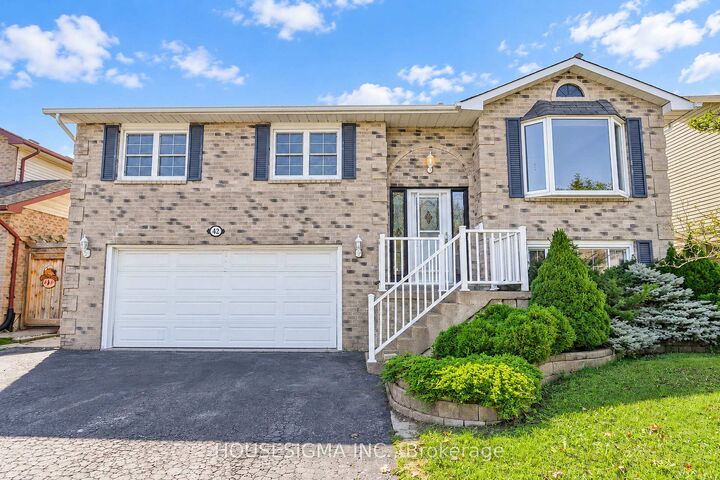 Property Photo:  42 Cherry Blossom Crescent  ON L1E 1G7 