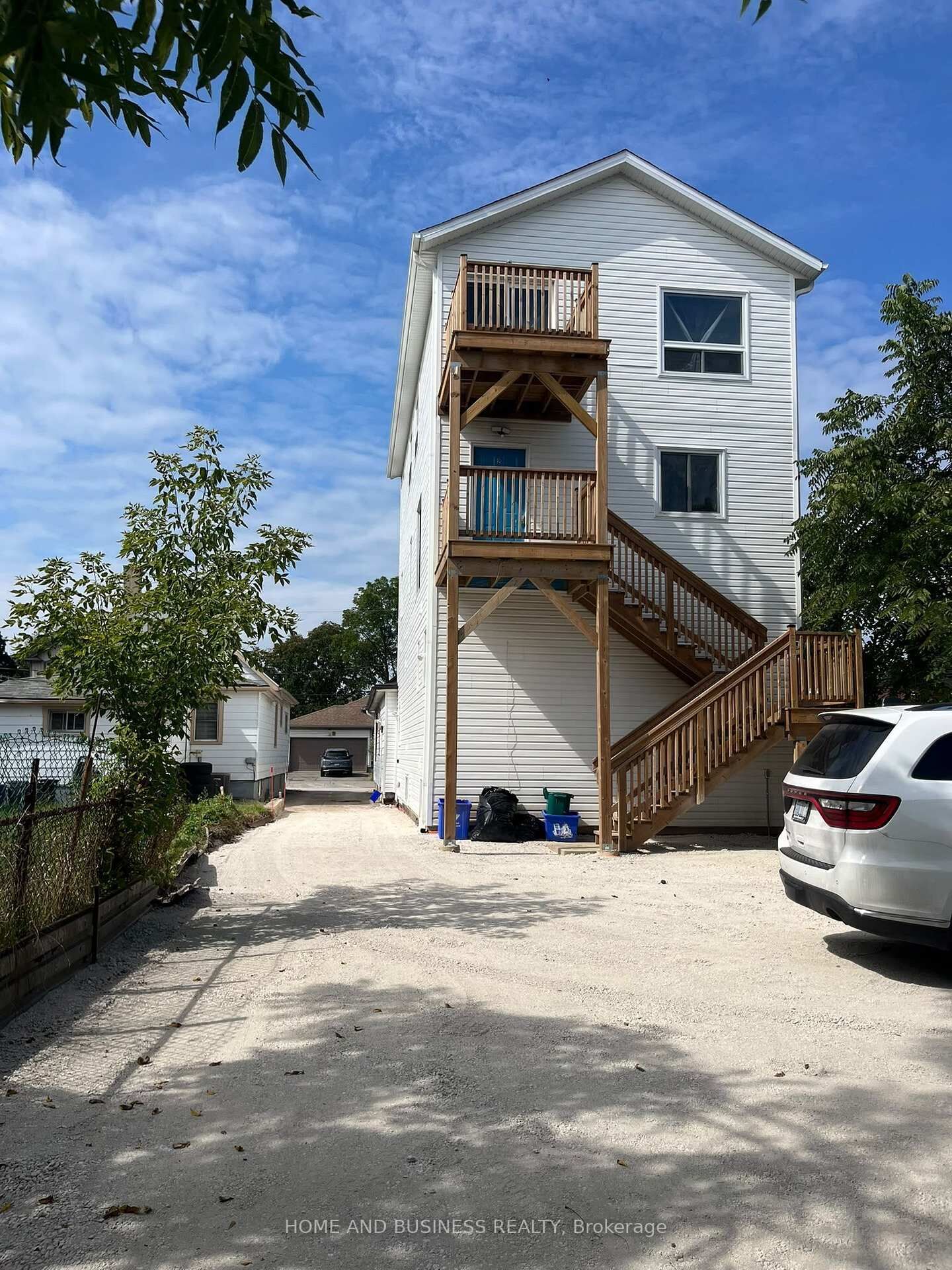 Property Photo: 2 Patricia Street 2 ON L2V 3V7