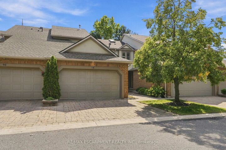 Property Photo:  1724 The Chase N/A 15  ON L5M 4P2 