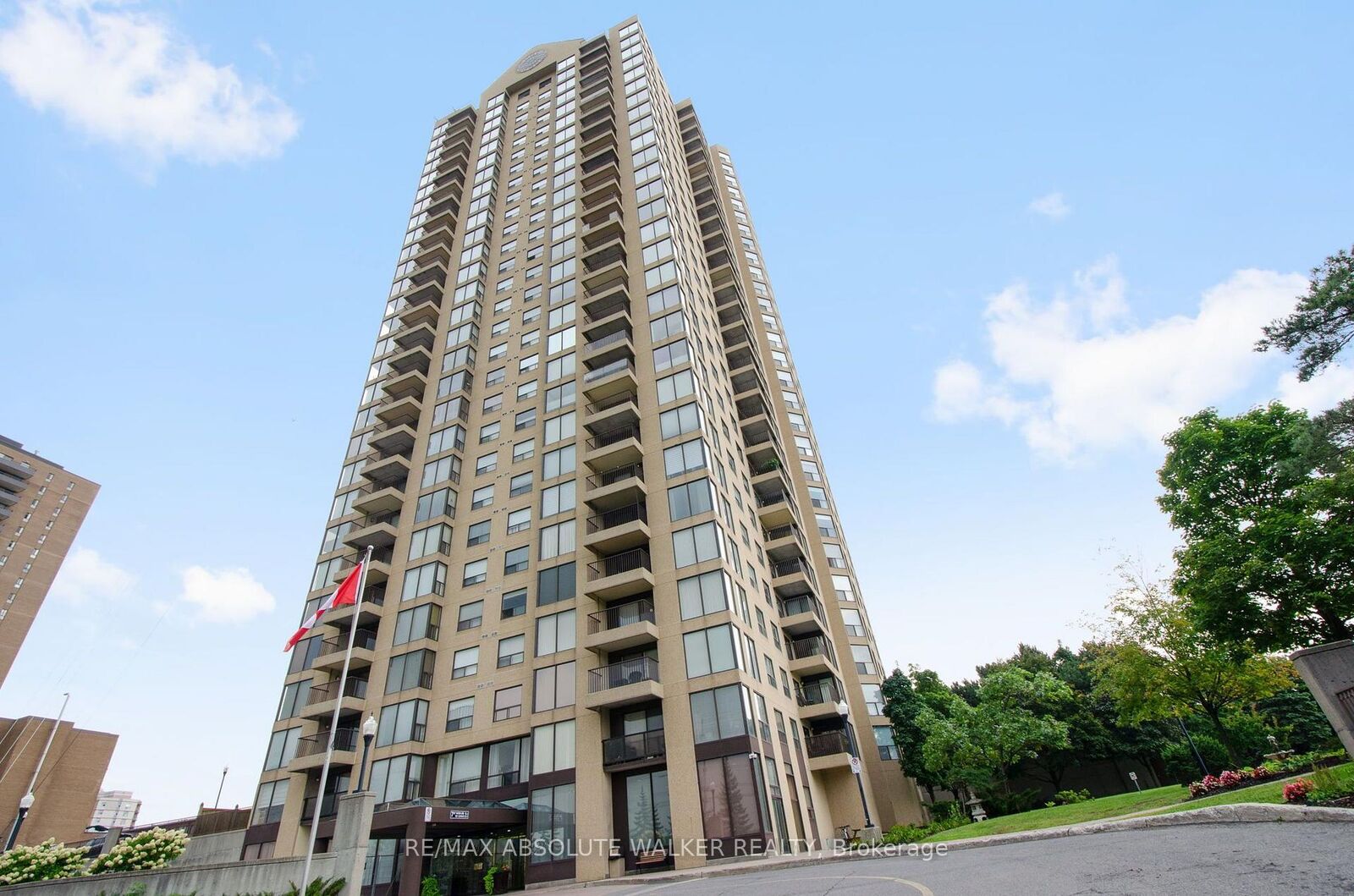 Property Photo:  545 St Laurent Boulevard 608  ON K1K 4H9 