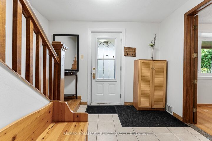Property Photo:  876 Pinecrest Road  ON K2B 6B2 
