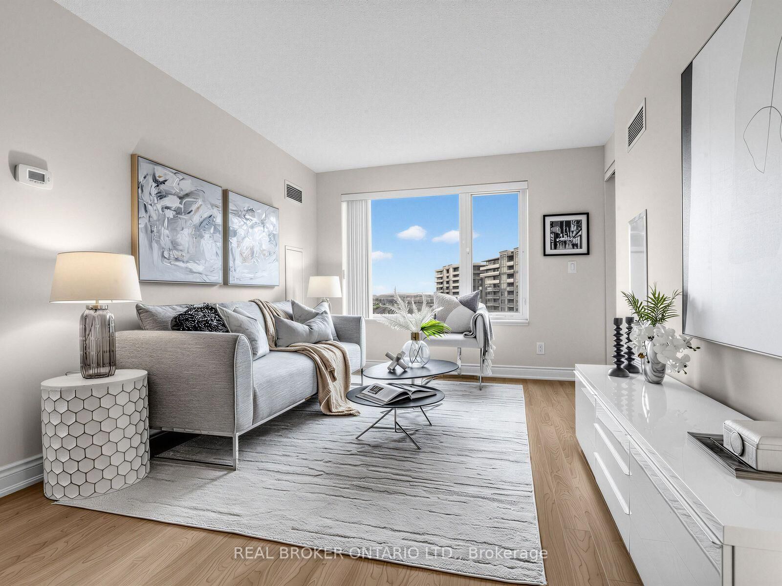Property Photo:  233 South Park Road 1012  ON L3T 0B3 