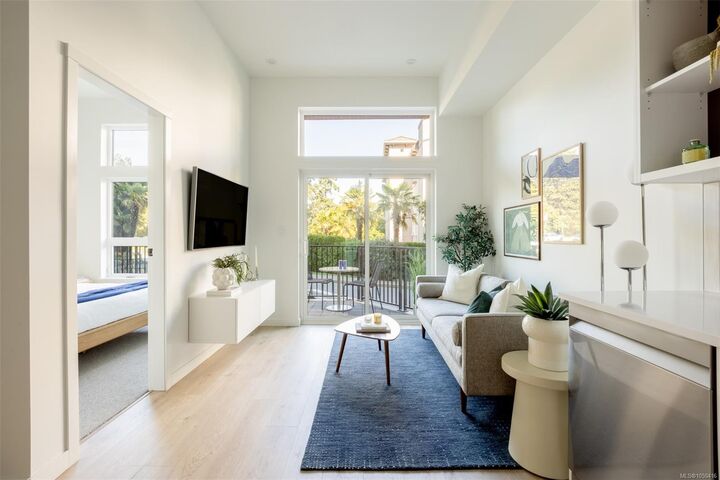 Property Photo: 1075 Tillicum Rd #206 BC V9A 2A4
