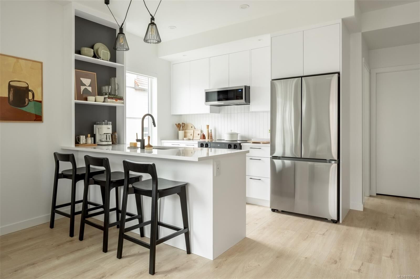 Property Photo: 1075 Tillicum Rd #211 BC V9A 2A4