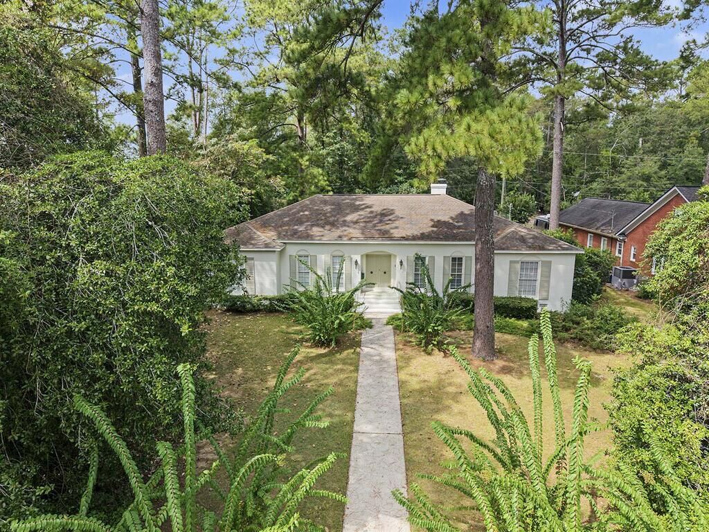 Property Photo:  1231 Hilltop Drive  GA 31707 