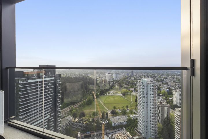 Property Photo: 5987 Wilson Avenue 3905 BC V5H 0L7