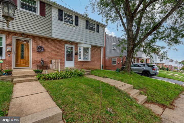 Property Photo:  1357 Calvert Lane  PA 17603 