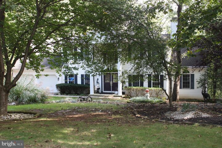 Property Photo:  17 Triplett Court  PA 17019 