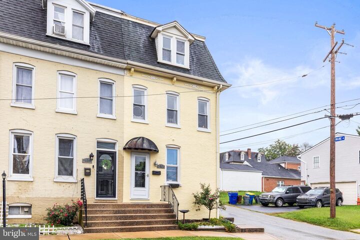 Property Photo:  613 Ridge Avenue  PA 17403 
