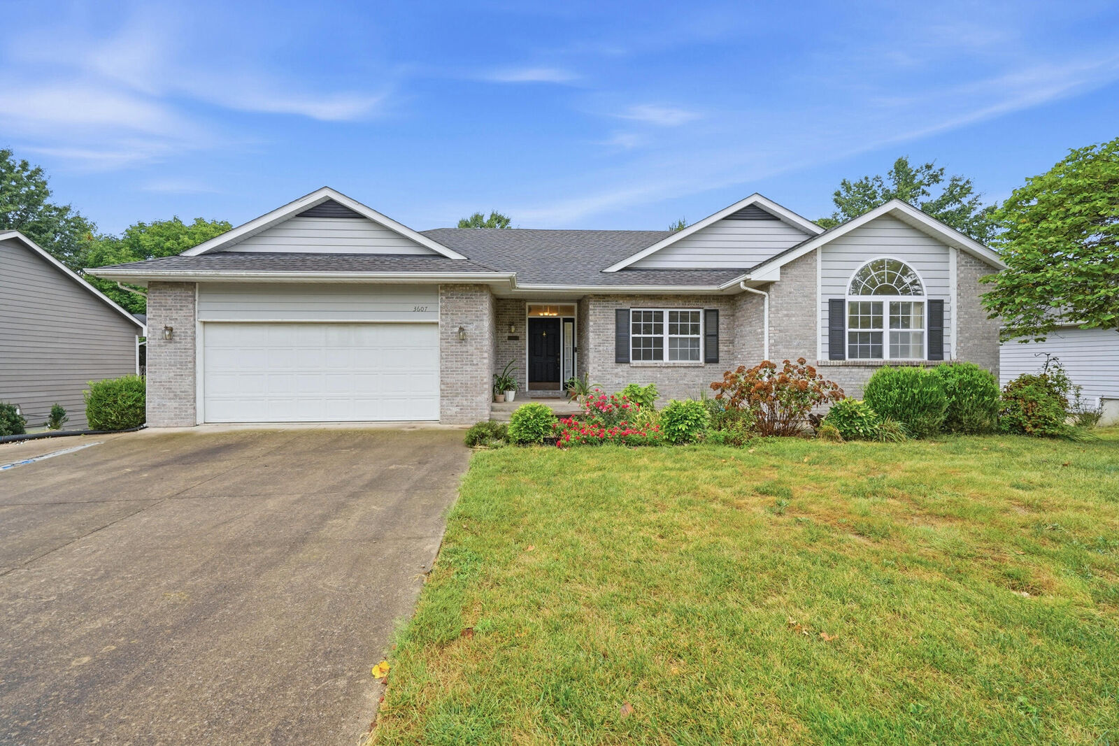Property Photo:  3607 Blue Cedar Ln  MO 65203 