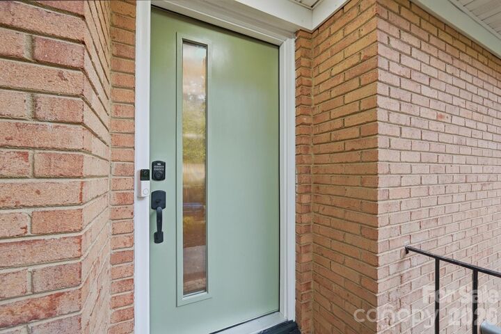 Property Photo: 1814 Summerhill Drive NC 28212