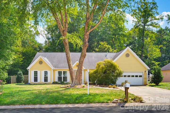 Property Photo: 6609 Paul Schadt Lane NC 28227