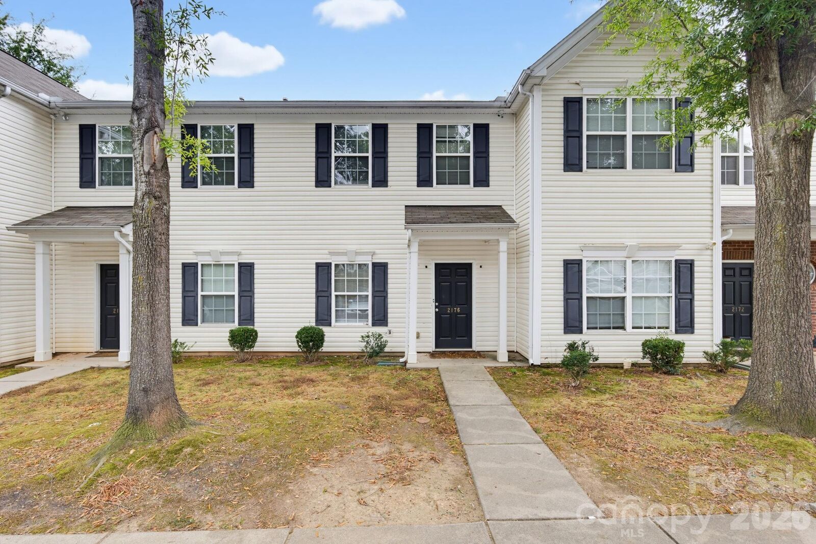 Property Photo: 2176 Winthrop Chase Drive NC 28212