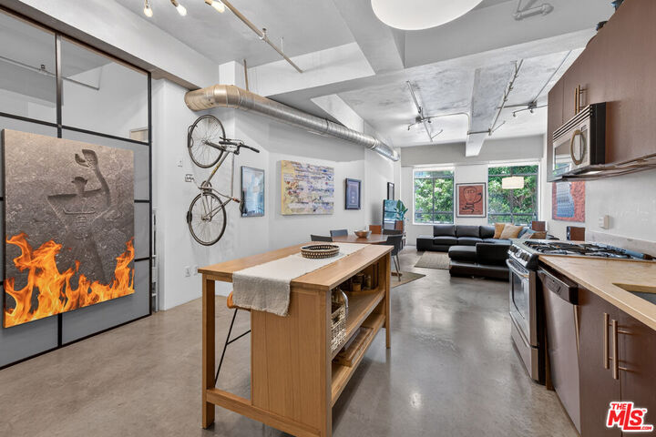 Property Photo:  849 S Broadway, Unit 203  CA 90014 