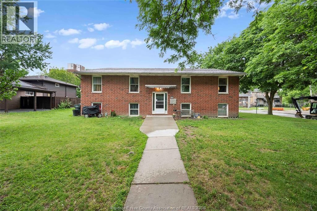 Property Photo:  915 Lena  ON N9C 3K1 