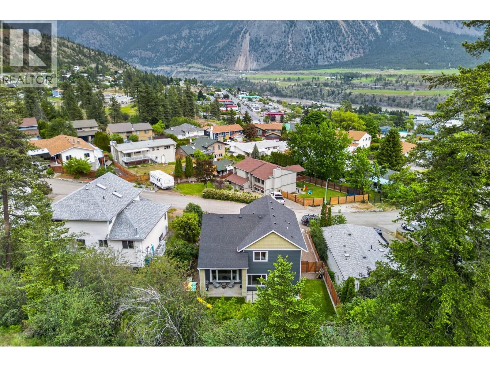 Property Photo:  882 Eagleson Crescent  BC V0K 1V0 