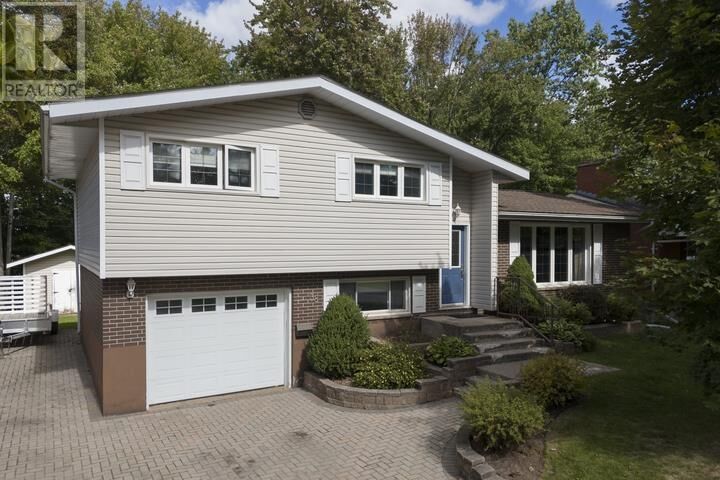 Property Photo:  38 Northwood St  ON P6B 4M4 