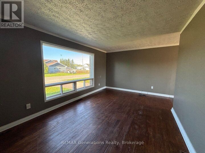 Property Photo:  31 Brooks Street  ON P0T 2C0 