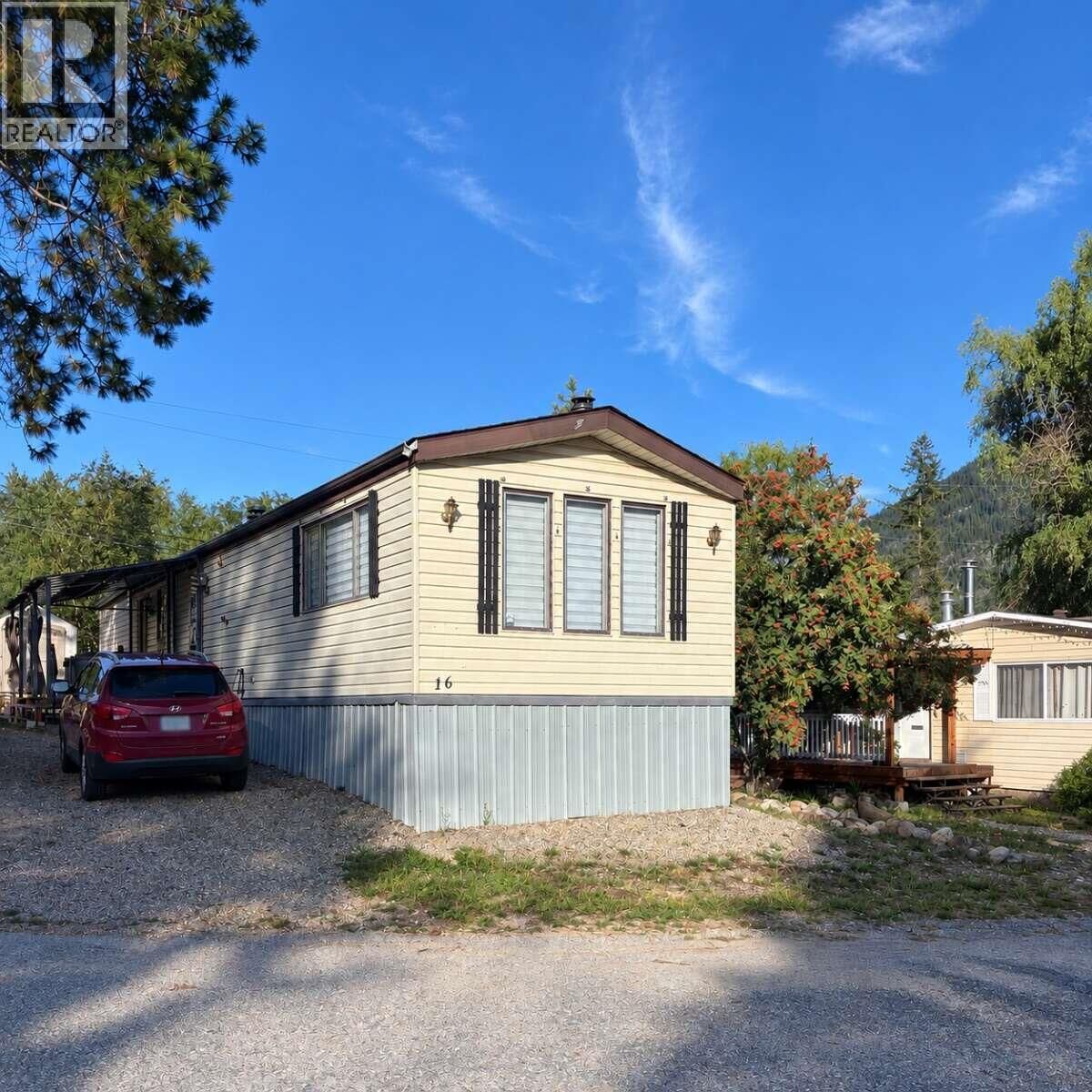 Property Photo:  500 16th Avenue 16  BC V0G 1G0 
