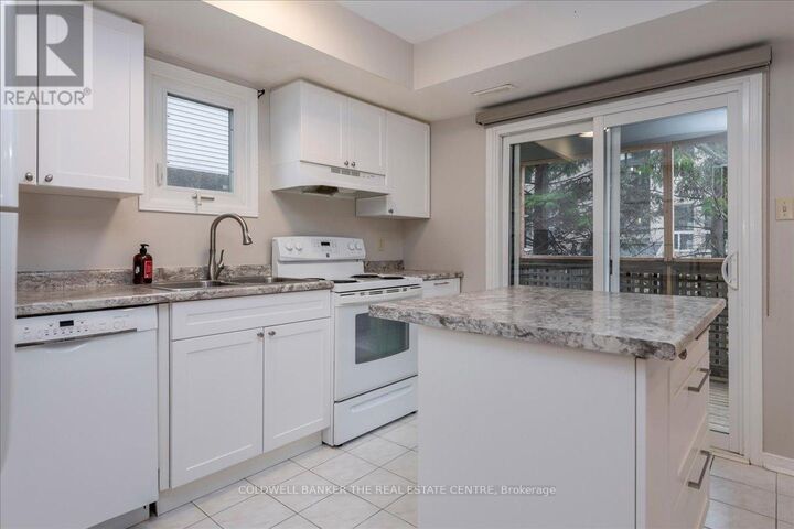 Property Photo: 119 D'Ambrosio Drive 9 ON L4N 7N7