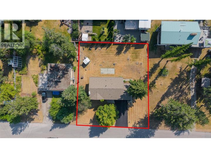 Property Photo:  804 28th Avenue South  BC V1C 3K1 
