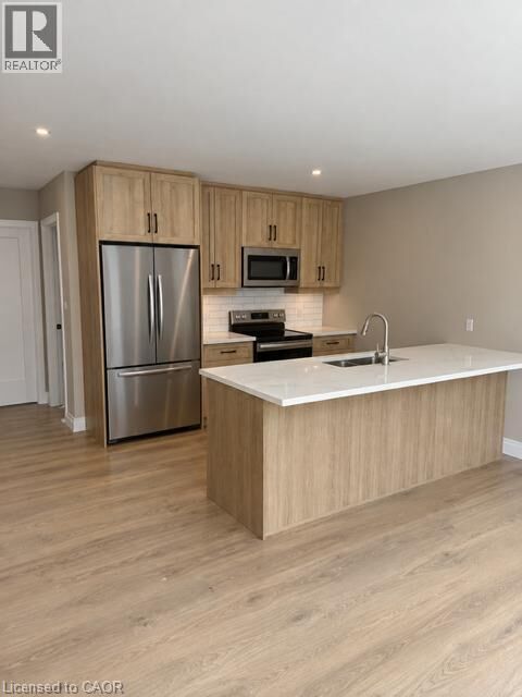 Property Photo:  95 Franklin Street 1  ON N2A 1Y1 